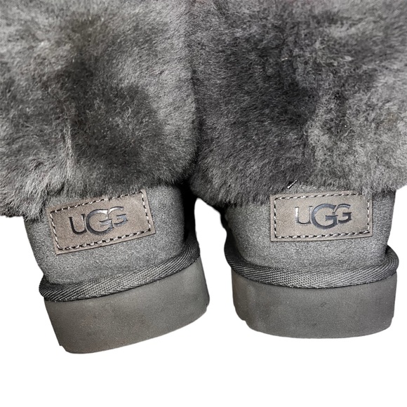 UGG CLASSIC MINI FLUFF BOOTIE - Picture 5 of 9